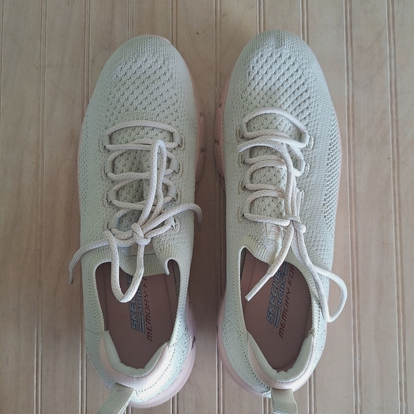 Skechers BOBS Step And Go 117122/NAT Natural Comfort Lightweight Slip In Sneaker - Picture 2 of 11